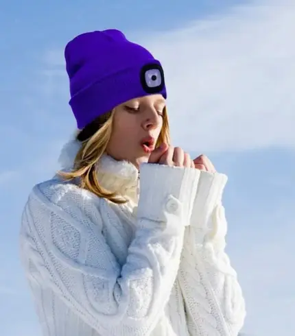 Knitted Hat With LED Lighting